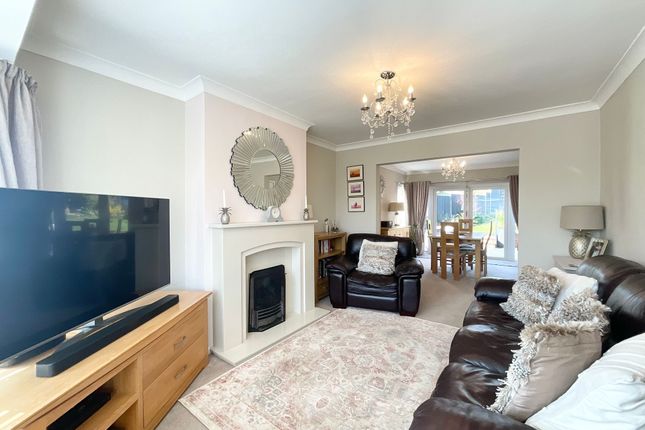 22 Rock Crescent, Stone photo 3