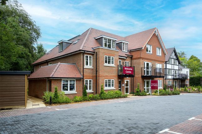 Thumbnail Flat for sale in Church Lane, Oxted, Surrey