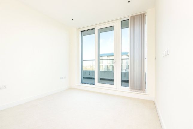 Flat for sale in Cascade Court, London