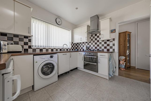 28, Bentley Road, Slough photo 4