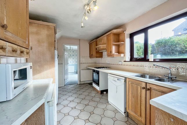 39 Falcon Drive, Neath photo 4