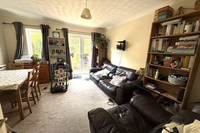 23, Violet Close, Cambridge photo 2