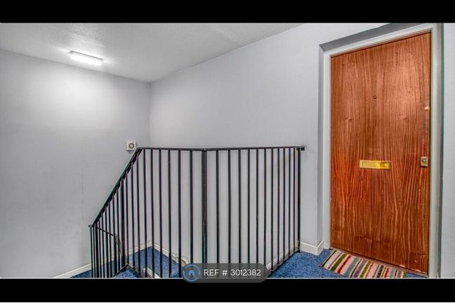 Flat, Maclean Street, Glasgow photo 5