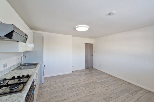 C 425, Hertford Road, London photo 4