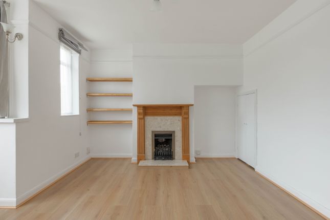 16, Sunset Gardens, South Norwood photo 2