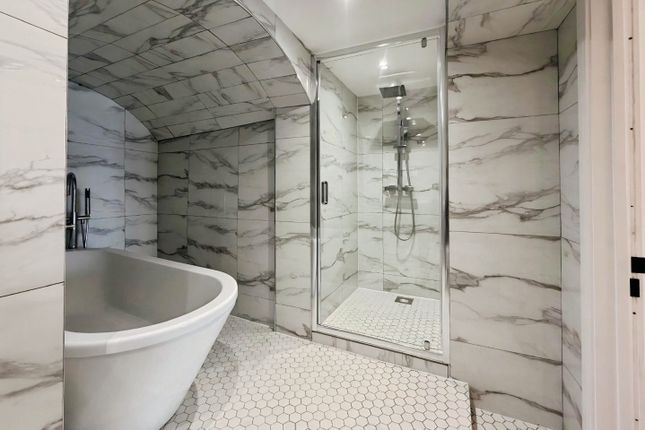 Apartment 2, Gold Heights 4-5, Sandgate Esplanade, Folkestone photo 4