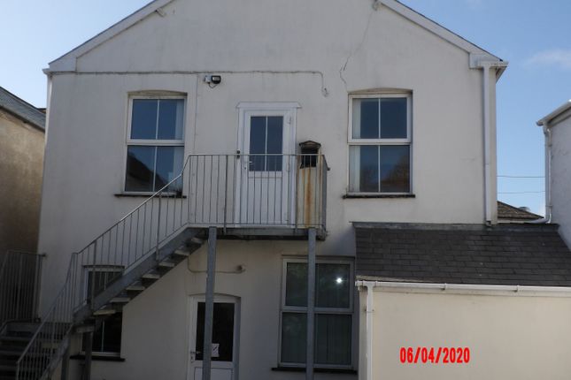 Thumbnail Flat to rent in The Square, Braunton