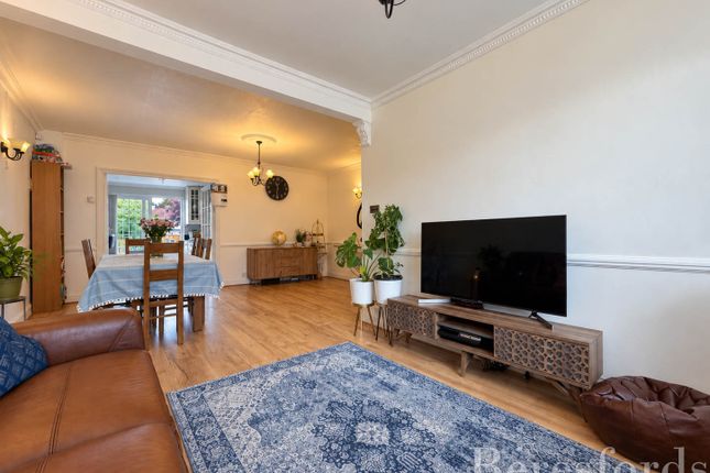 9, Shelley Avenue, Hornchurch photo 2