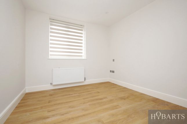 Flat to rent in Ossian Road, Stroud Green