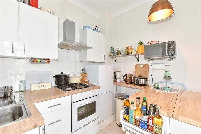 Lounge/ Kitchen