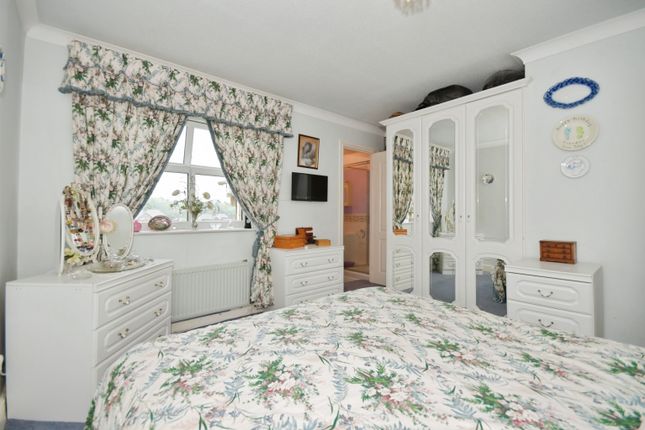 14, Aspen Close, Buxton photo 3