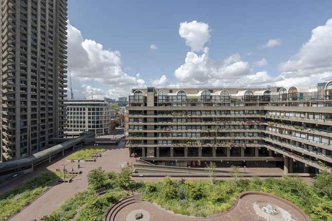 Thumbnail Studio for sale in Bryer Court, Barbican, London