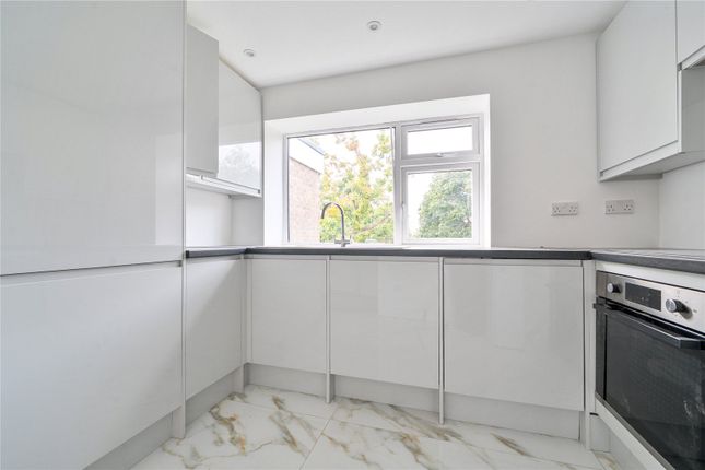 Flat 7,, Fairholme Court, Hatch End photo 4