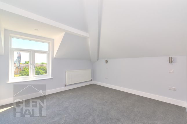 Flat for sale in Station Road, New Southgate, London