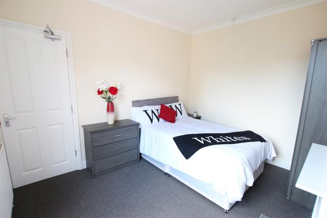 Room 3, 14, Whitworth Road, Northampton photo 5