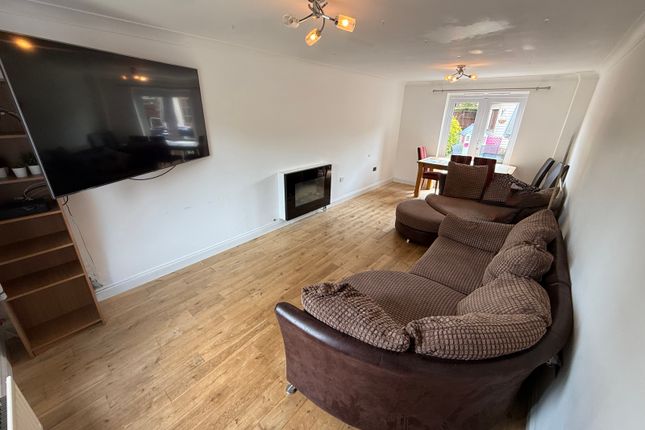 11, Bayston Court, Peterborough photo 2