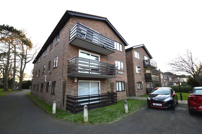 Flat to rent in Albemarle Road, Beckenham