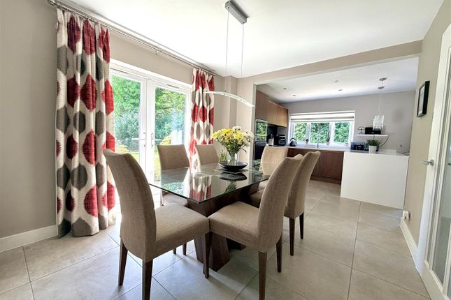 5, Langdale Close, Altrincham photo 3