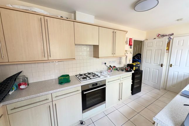 9, Kings Worthy Road, Fleet photo 4