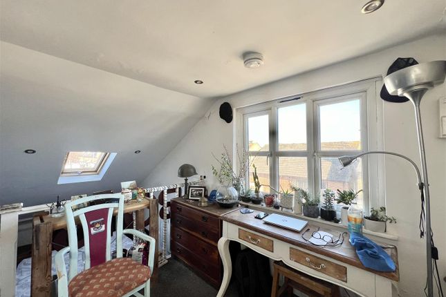 183B, Ramuz Drive, Westcliff-On-Sea photo 2