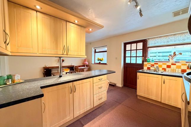 375 Filey Road, Scarborough photo 4