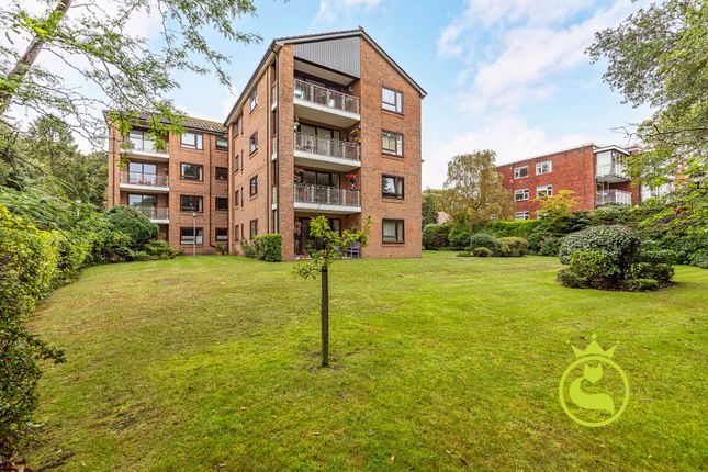 Flat for sale in West Cliff Road, Kingswood