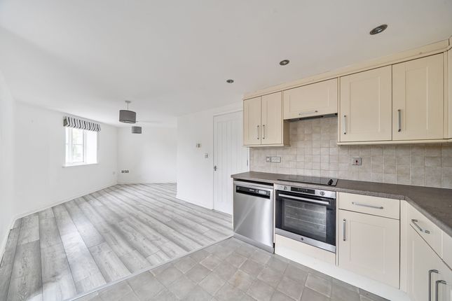3 Menagwins Court, St. Austell photo 4