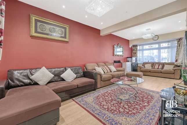 End terrace house for sale in Roding Lane North, Woodford Green
