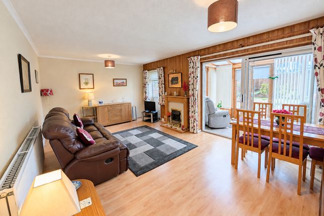 11, Sunningdale Square, Kilwinning photo 4