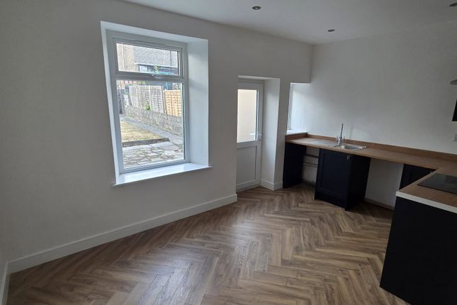 4, Cae Nant Terrace, Neath photo 4