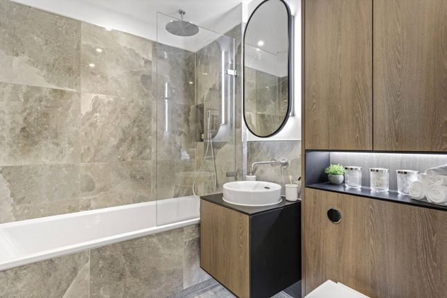 D.0.1 Lily House,, Three Bedroom, Eden Grove, Staines photo 5
