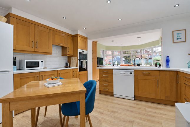 6 Horkstow Road, Barton-Upon-Humber photo 3