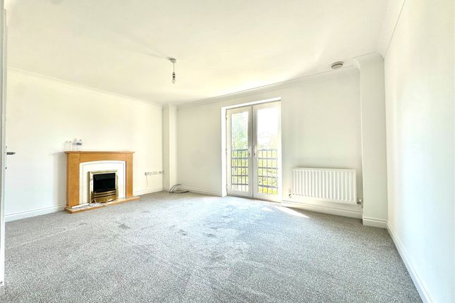 14, Padstow Road, Swindon photo 3