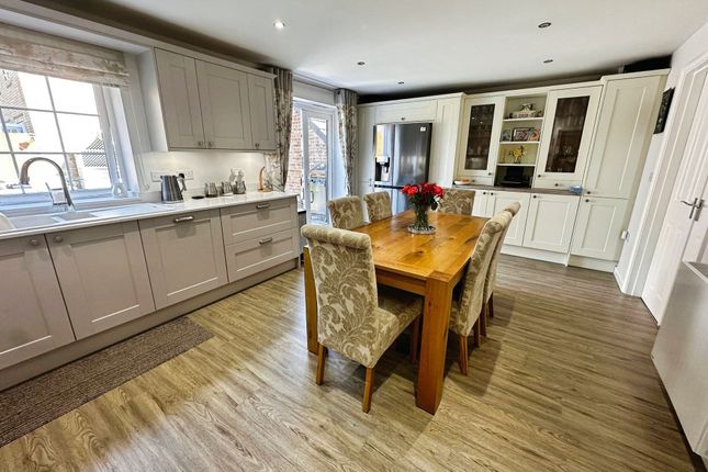 99 Ffordd Maendy, Bridgend photo 3