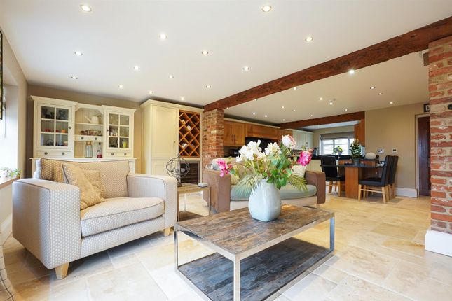 Underhill House, Evesham Road, Stratford-upon-Avon photo 2