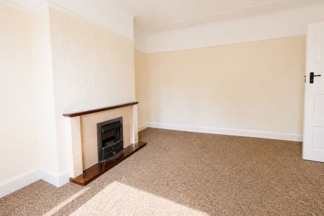 10, Taliesin Avenue, Deeside photo 4