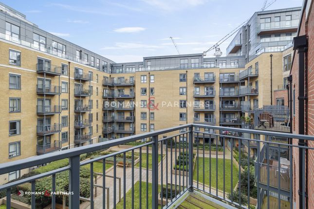 Flat to rent in Castleton House, Beaufort Park