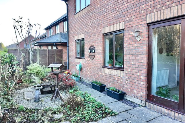 3 Craig Y Felin Bailey Street, Bargoed photo 4