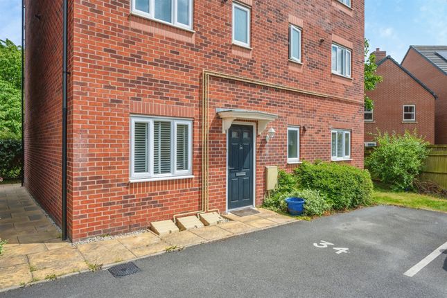 34, Battersea Park Way, Derby photo 2
