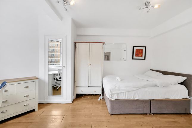 402, Chelsea Cloisters, Sloane Avenue, London photo 2