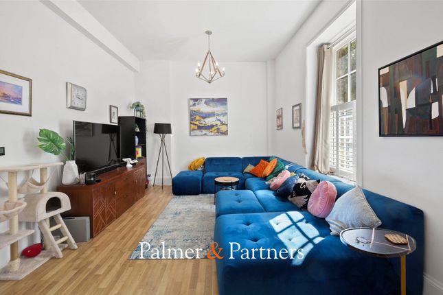 8, Londinium Road, Essex photo 2