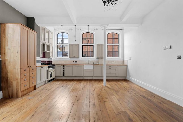 Flat for sale in Sansome Walk, Worcester