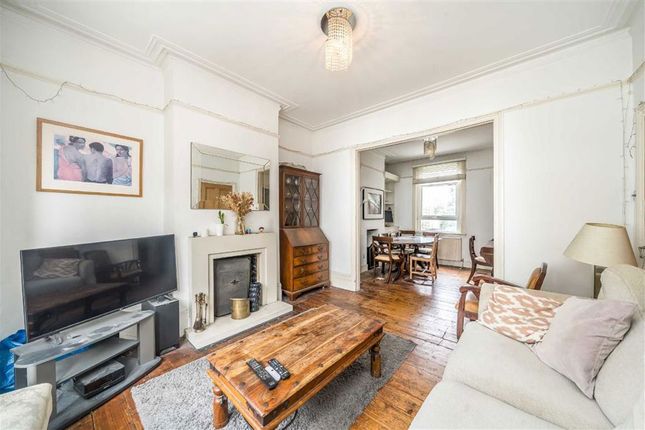 107, Dalyell Road, London photo 2