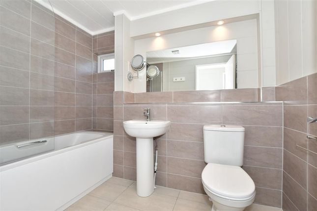Mobile/park home for sale in Faversham Road, Seasalter, Whitstable, Kent