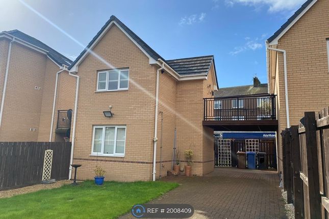 Detached house to rent in Clarence Crescent, Clydebank