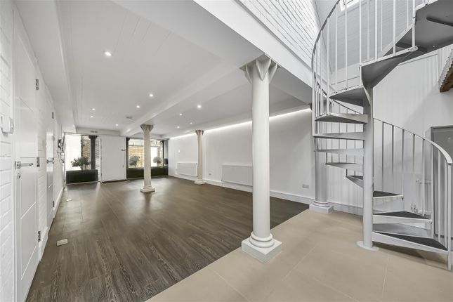 3-bed house on Perrins Lane, Hampstead, £7,950/mo