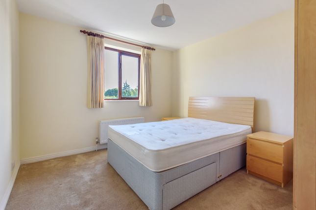 Flat for sale in Freelands Road, Cobham