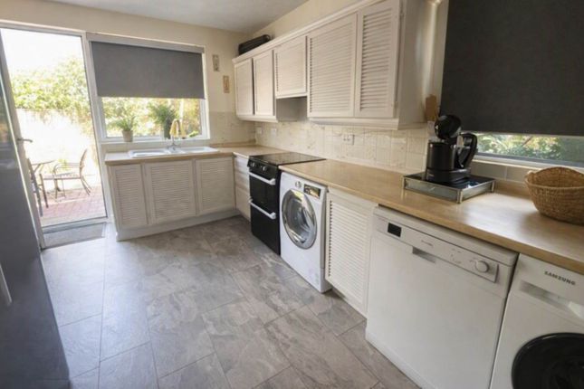 206, Hatch Road, Brentwood photo 2
