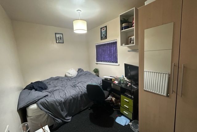 Property to rent in Hessle Place, Hyde Park, Leeds