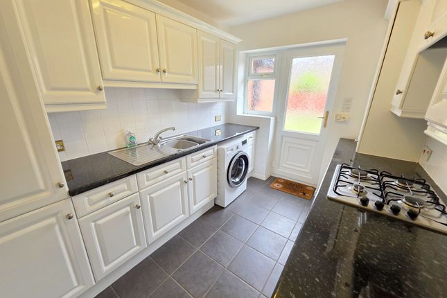 12 Mowbray Close, Doncaster photo 2